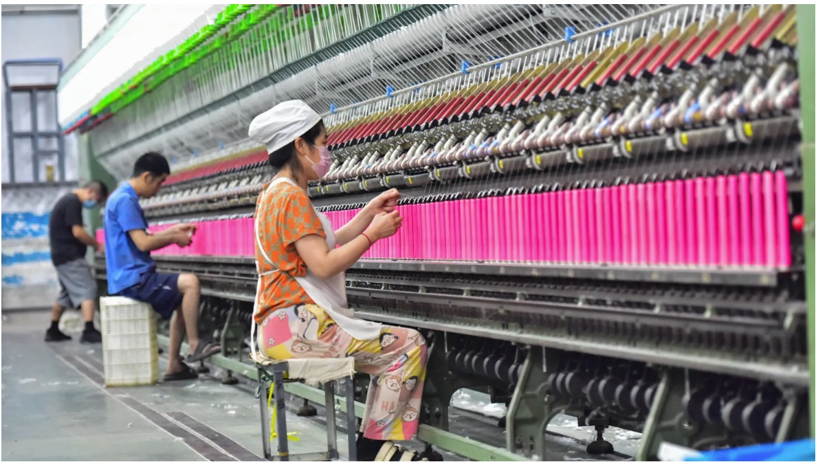 Hoạt động sản xuất của Trung Quốc suy giảm trong bối cảnh căng thẳng thương mại