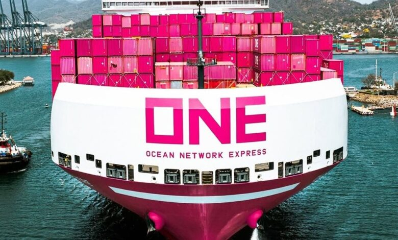 Các hãng vận tải đối mặt với "sự tái cấu trúc” khi chu kỳ siêu tăng trưởng container kết thúc