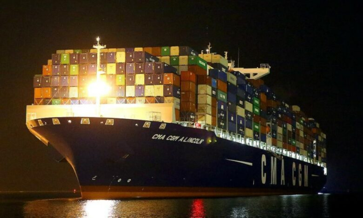 CMA CGM chuẩn bị vượt Maersk về năng lực vận tải vào năm tới