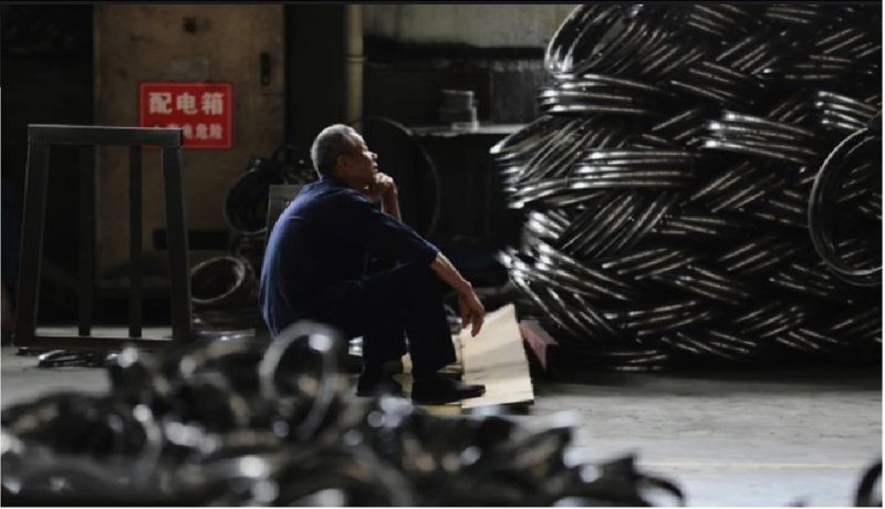 Hoạt động sản xuất của Trung Quốc giảm trong tháng 5 do đà tăng trưởng kinh tế suy yếu