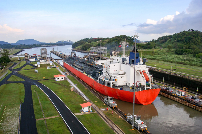 Kỷ lục ùn tắc tại Panama buộc Mỹ nới lỏng Đạo luật Jones