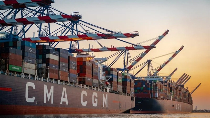 Sau cuộc gặp gỡ với tổng thống Trump tại Nhà Trắng, CMA CGM sẽ treo cờ Pháp cho 30 tàu của mình
