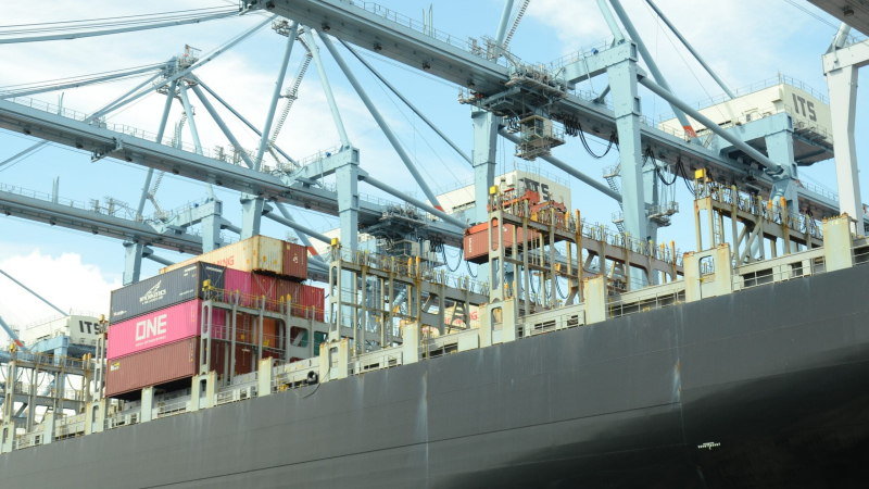 New month, near record for LA port volumes