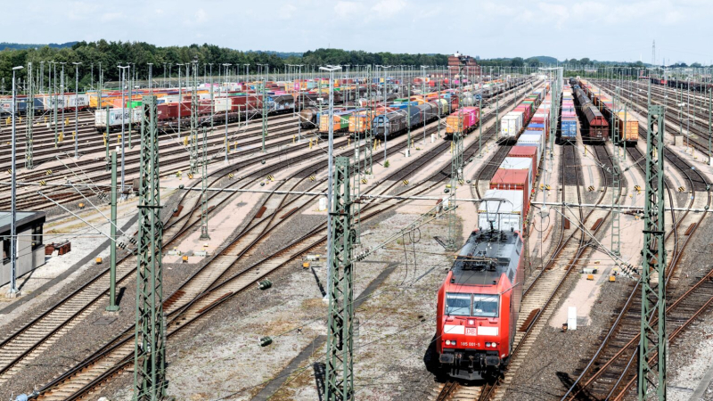 India opens entire rail network to container train operators under single licence